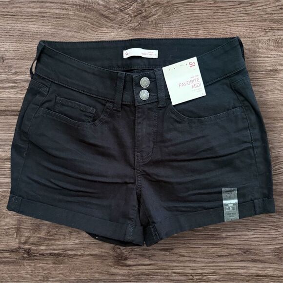 So Favorite Low Rise Midi Shorts Juniors Size 5 Black Stretch Twill - Picture 1 of 6